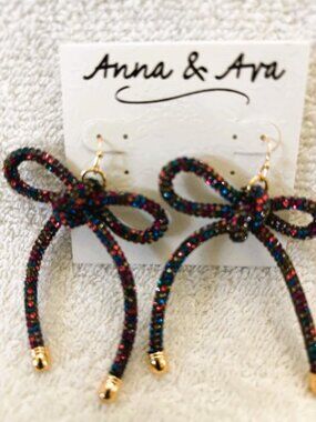 Anna & Ava sparkly bow pierced earrings with gold tone accents NWT